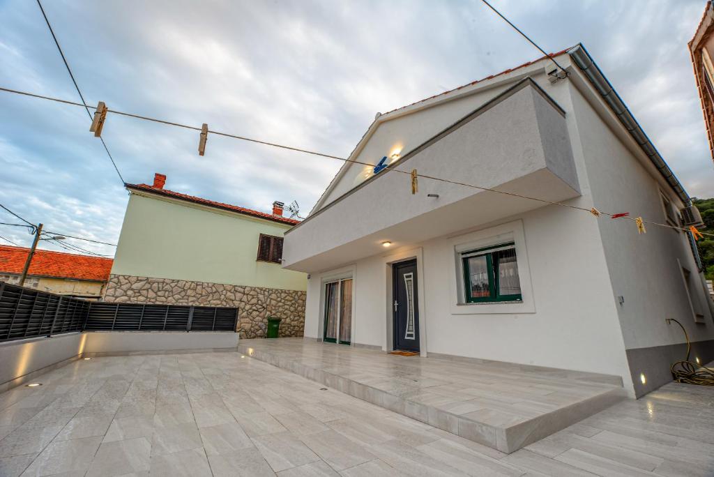 Budova, kde se apartmán nachází
