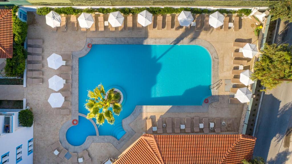 Bazén v ubytování Aegean Blu Hotel & Apartments nebo v jeho okolí