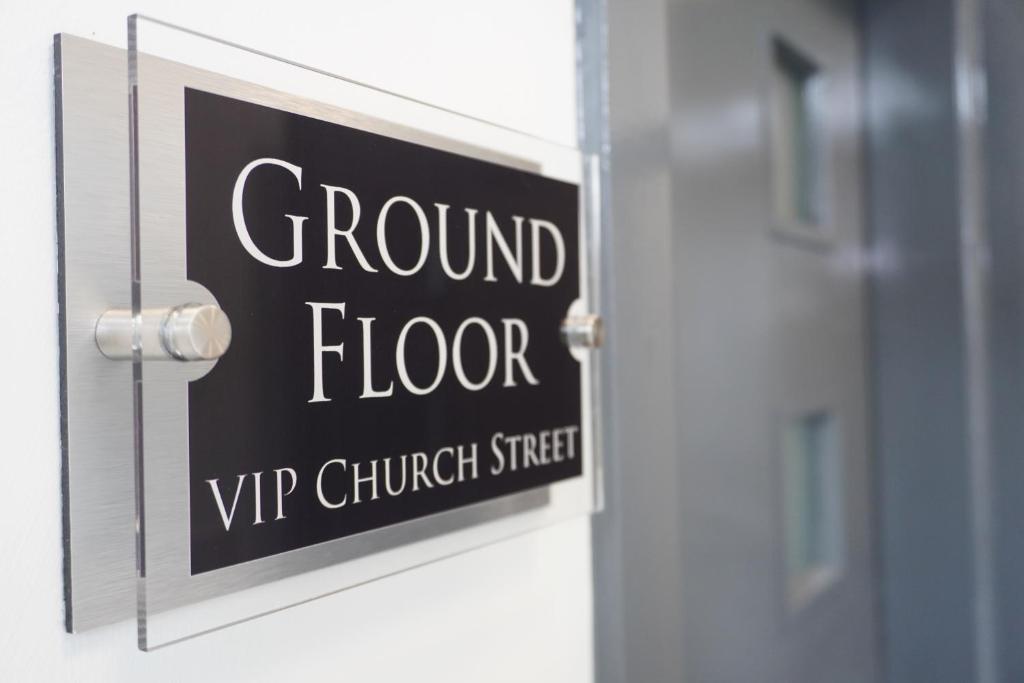 VIP Church Street Apartment