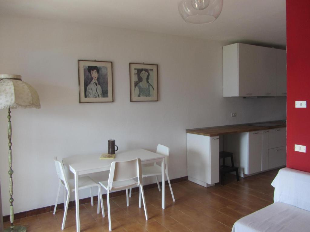 Kuchyň nebo kuchyňský kout v ubytování IL BALCONE SUL LAGO