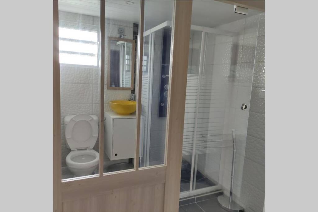Studio lumineux vue exceptionnelle sur la mer的一间浴室