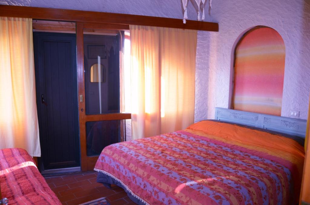 LA CASTELLANA Una Finestra sul Mare- Air Conditioned - Camera Doppia O Gemella Con Bagno Esterno Privato