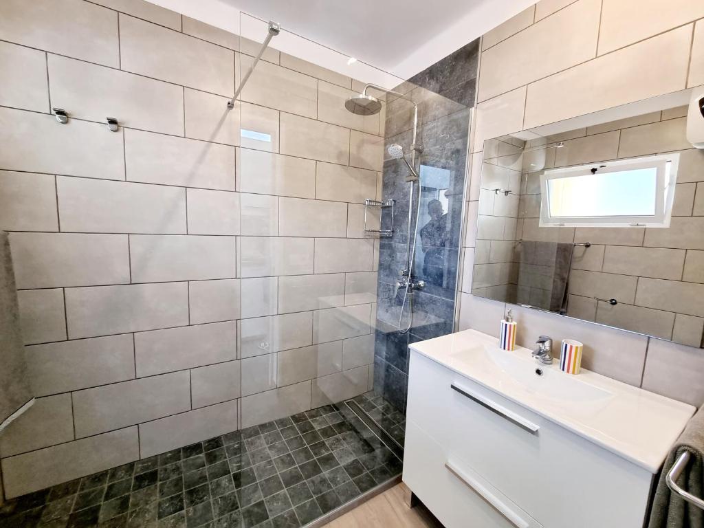 Koupelna v ubytování Apartamento Giovanni 09 Playa Roca
