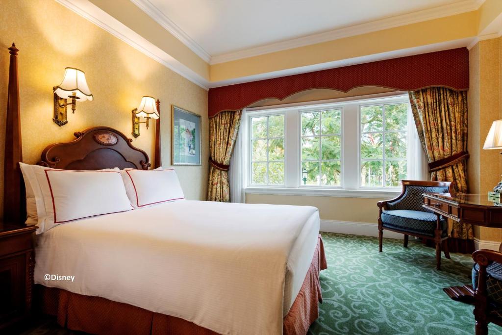 Hong Kong Disneyland Hotel - Standard Room With King Bed Or Two Double Beds