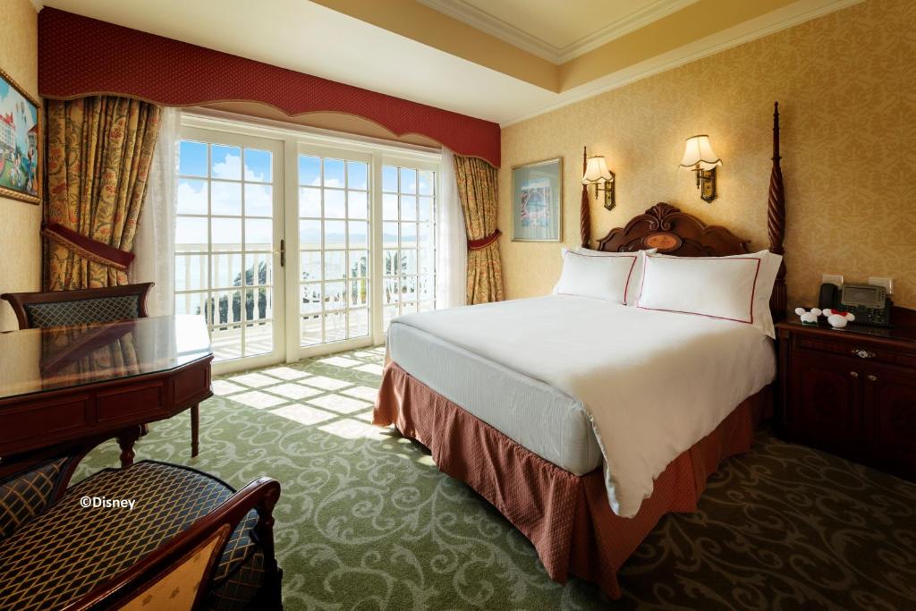 Hong Kong Disneyland Hotel - Kingdom Club Room With King Bed Or Two Double Beds