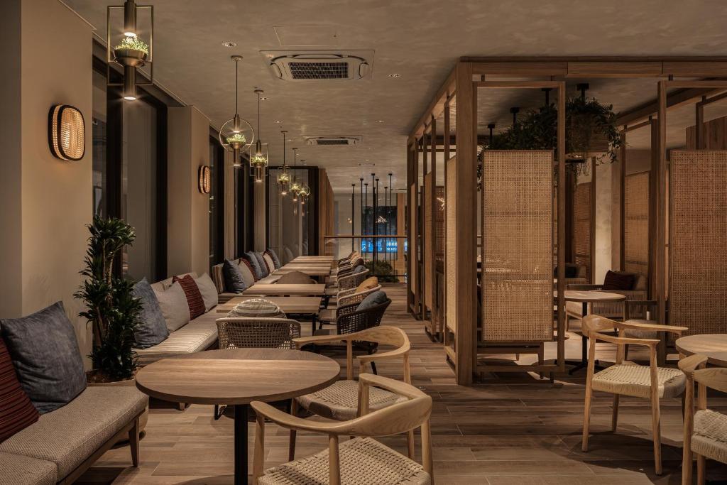 Nest Hotel Naha Kumoji休息區