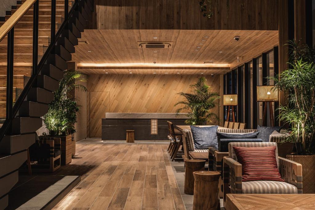 Nest Hotel Naha Kumoji休息區