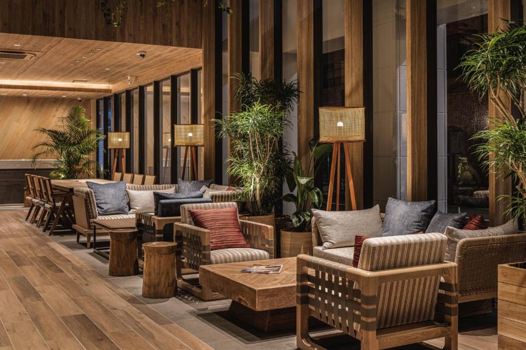 Nest Hotel Naha Kumoji休息區