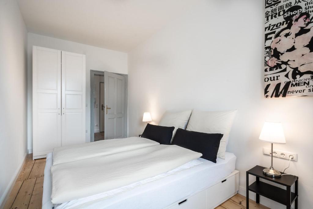 InnsbruckHomes at Botanical Garden - Two-Bedroom Apartment TOP3