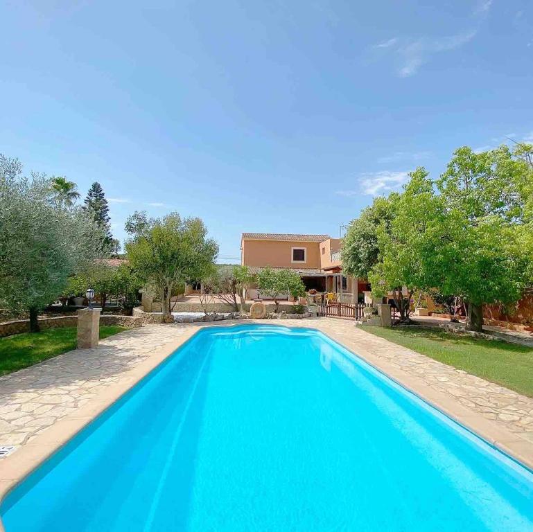 Bazén v ubytovaní Casa Rural Pili Mallorca alebo v jeho blízkosti