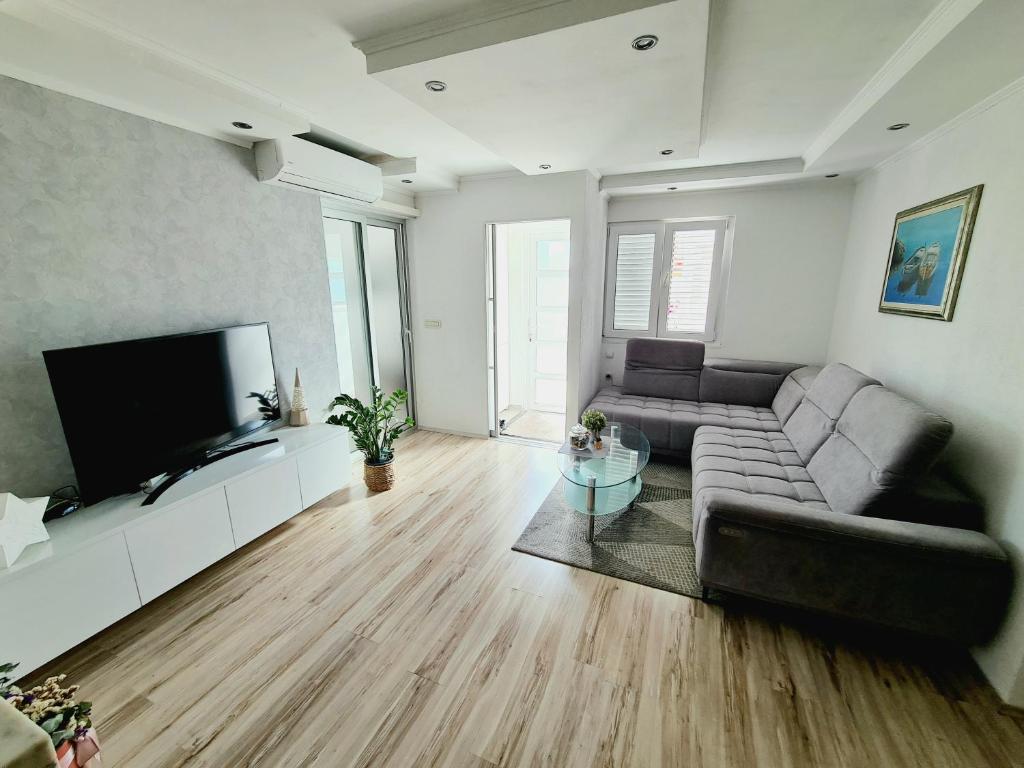 Apartment Mirjana