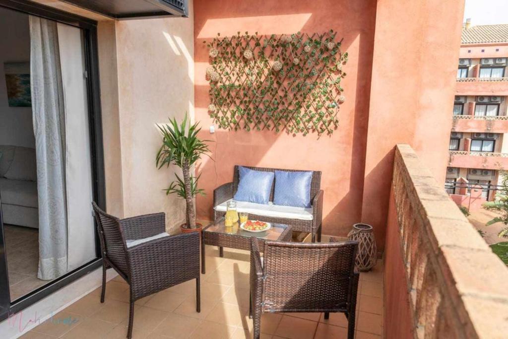 Balkón alebo terasa v ubytovaní Apartamento junto a la playa con piscina y parking