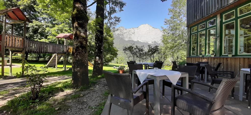 Ein allgemeiner Bergblick oder ein Berglick von des Hotels aus