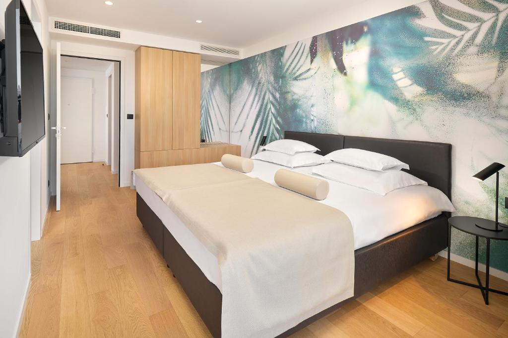 Amphora's Garden - One-Bedroom Apartment With Garden View - Ground Floor