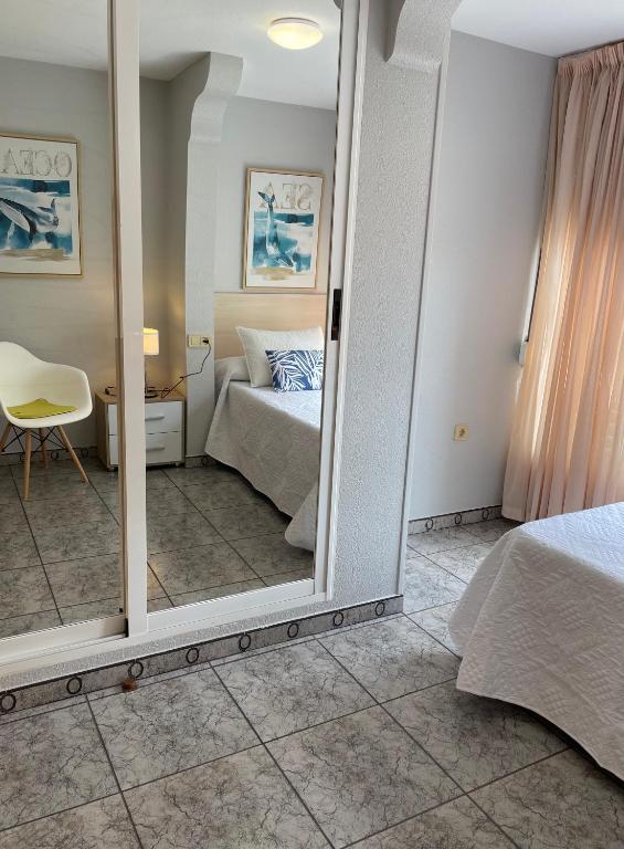 Apartamento en Plaza Triangular y muy cerca de la playa - Three-Bedroom Apartment