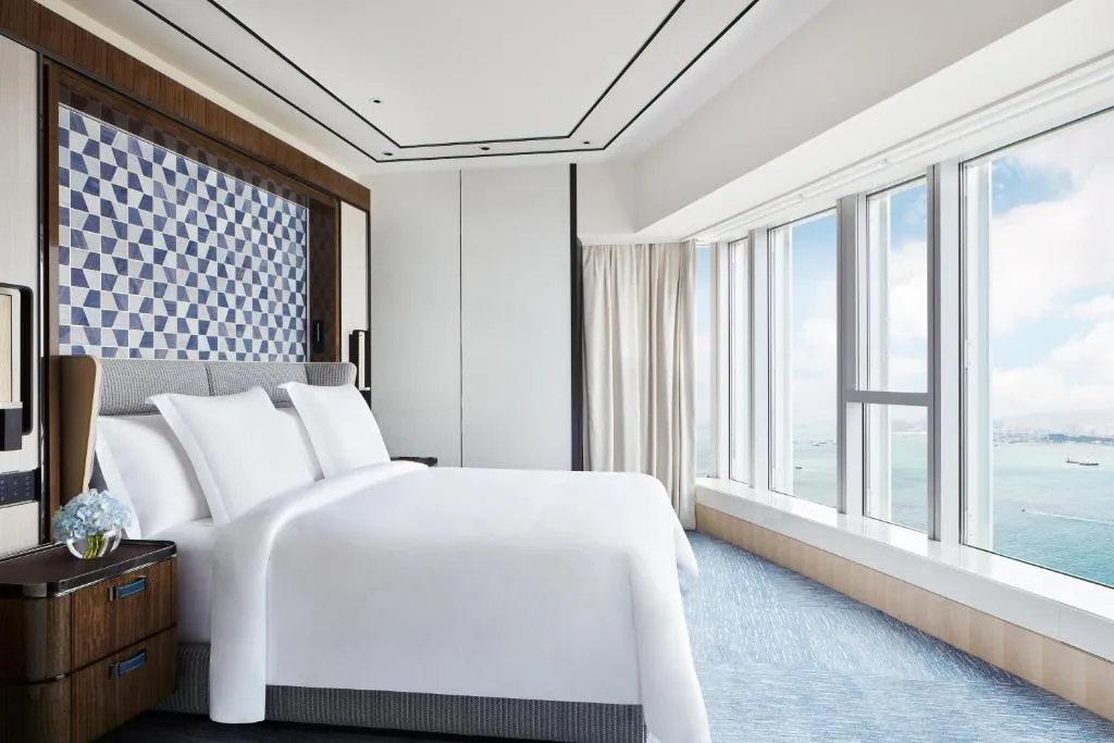 Superior Harbor View Suite