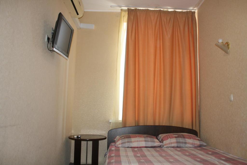 Komnata hostynychnoho typa, Alchevskykh 24 photo 2