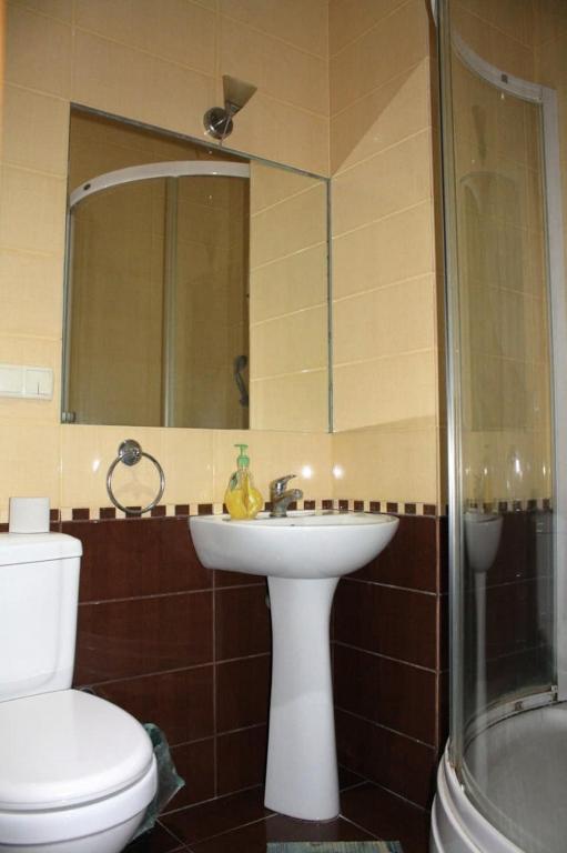 Komnata hostynychnoho typa, Alchevskykh 24 photo 3