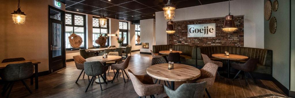 Restaurace v ubytování Grand Café Goejje