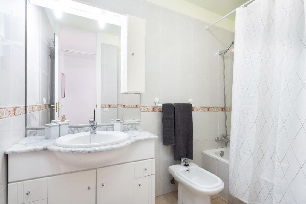 Kúpeľňa v ubytovaní Home2Book Duplex Callao Salvaje Beach & Wifi