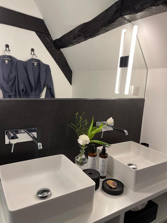 LÖFFELMÜHLE BOUTIQUE BED AND BREAKFAST - Deluxe Double Room With Bath
