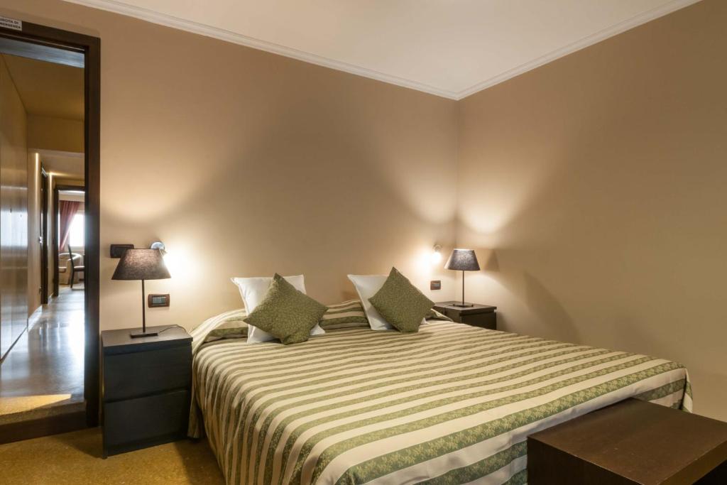 Centrale Venice Apartments - 11