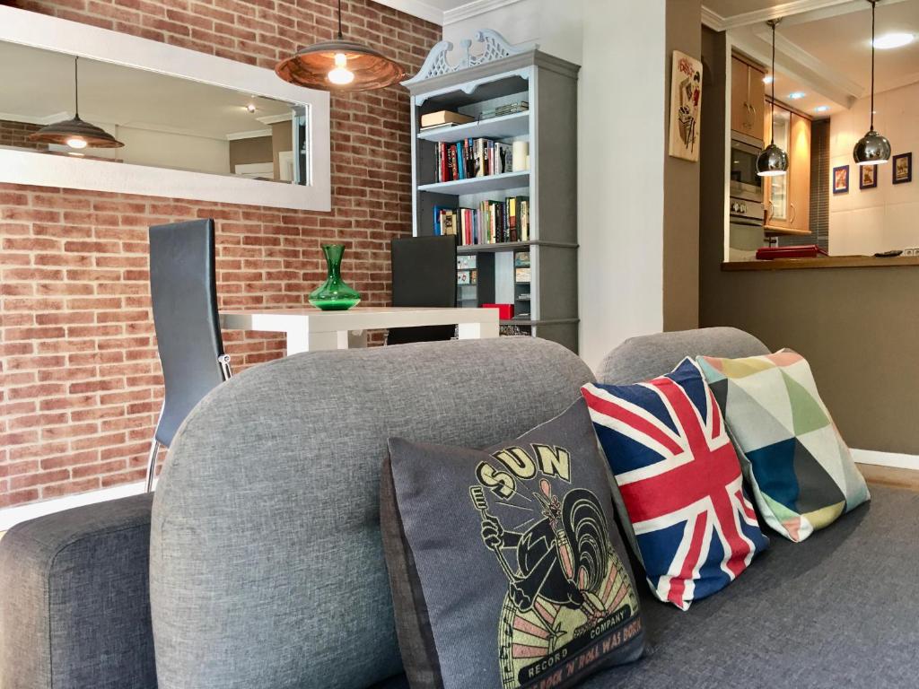 Apartamento estilo Vintage muy céntrico y parking gratis - Apartamento De Dos Dormitorios