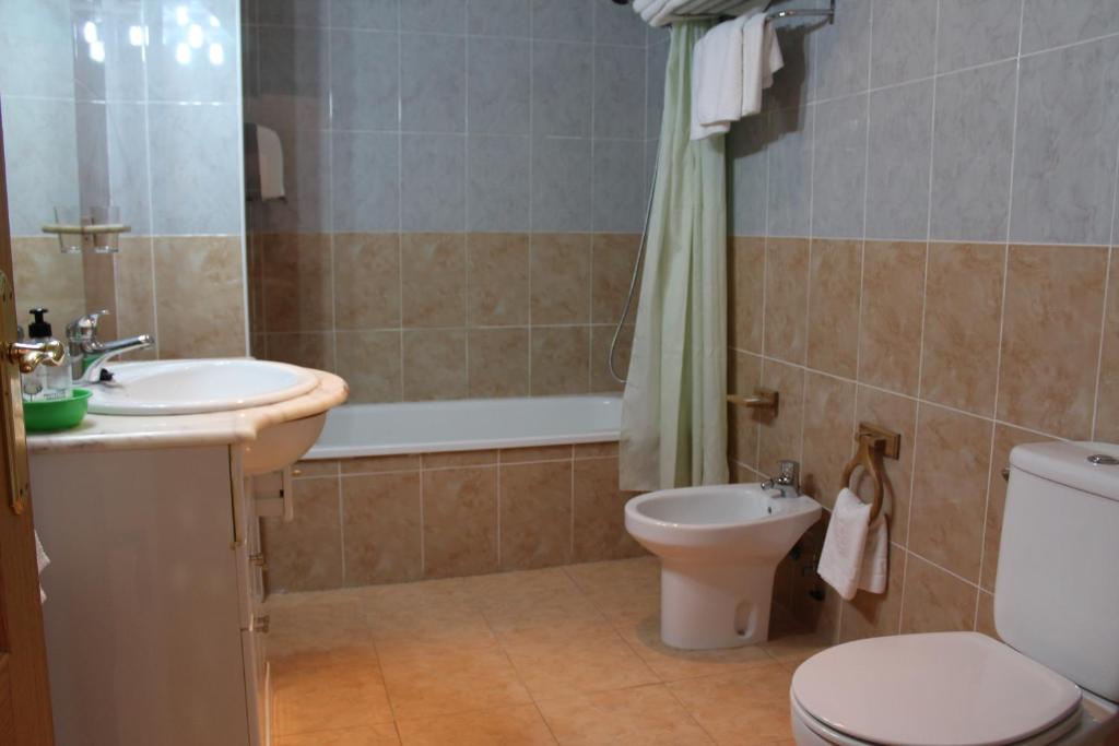 Kúpeľňa v ubytovaní Apartamentos Los Gemelos