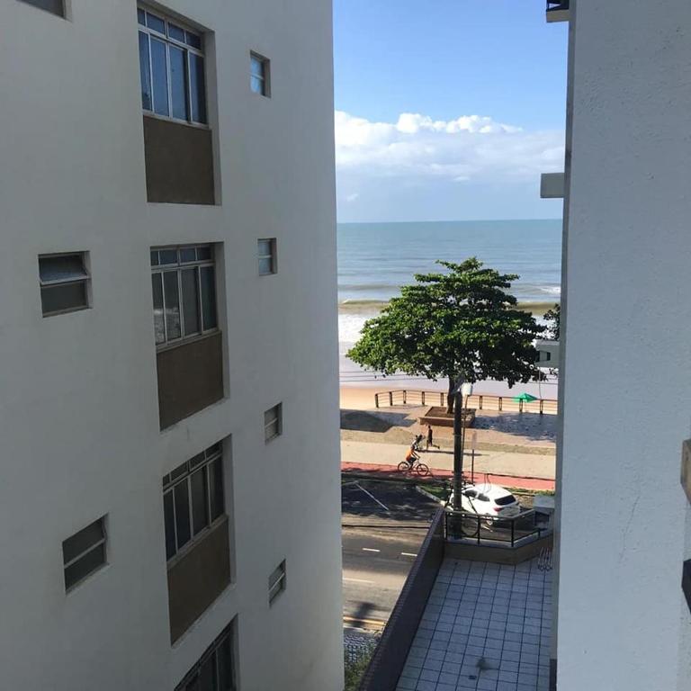 Apartamento predio beira mar na praia do morro