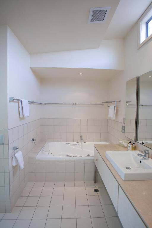 Lakeside Apartments - Resim 37