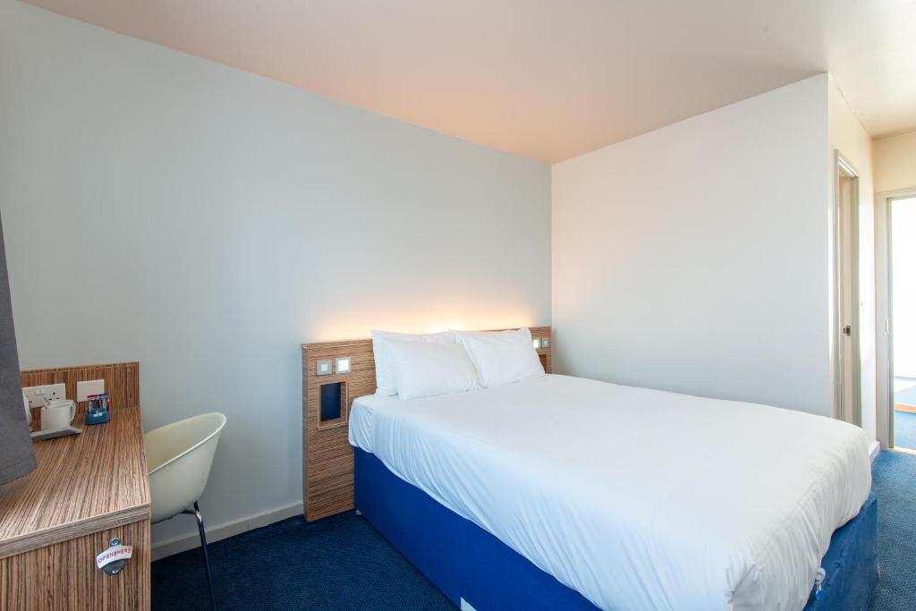 Go2 Portishead Marina Hotel - 