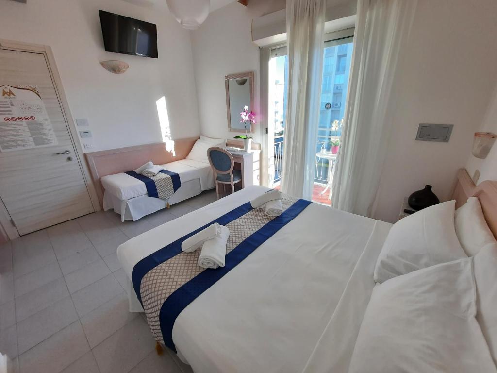 Hotel Margherita - Standaard Driepersoonskamer Met Uitzicht Op Zee