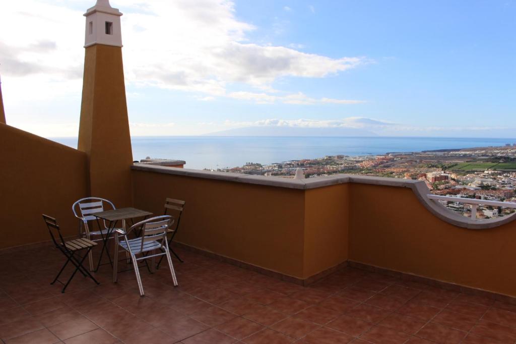 Kép Holiday home with a Serene Ocean and Mountain View szállásáról Adejében a galériában