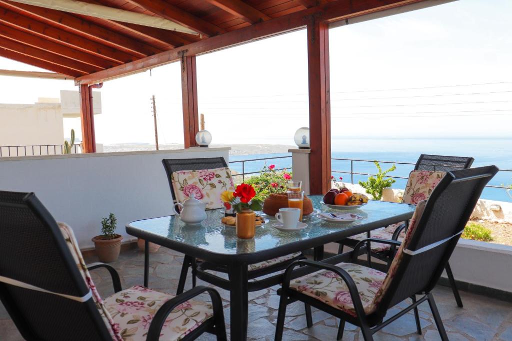 Roussa's View Apartments - One-Bedroom Apartment