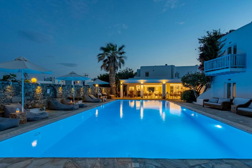 Piscina a Dionysos Luxury Hotel Mykonos o a prop