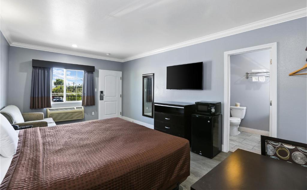 3rd Avenue Inn - Deluxe King Room