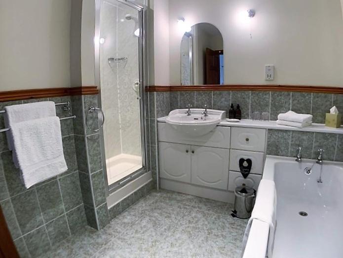 Koupelna v ubytování Ardno House B & B
