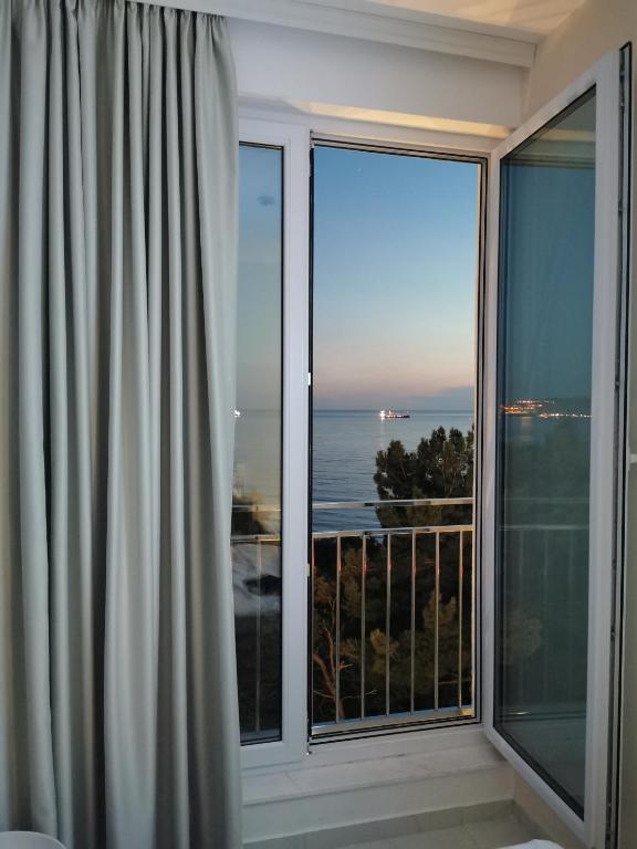Üldine merevaade või majutusasutusest Hotel MonteNino pildistatud vaade