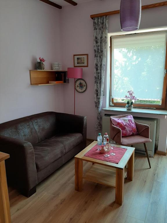 Posezení v ubytování Ferienhaus Chalet Cottage Ourtalblick 2km von Vianden-Lux