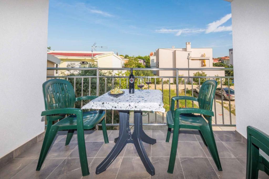 Fotografie z fotogalerie ubytování Apartments in Vir - Insel Vir 41235 v destinaci Vir