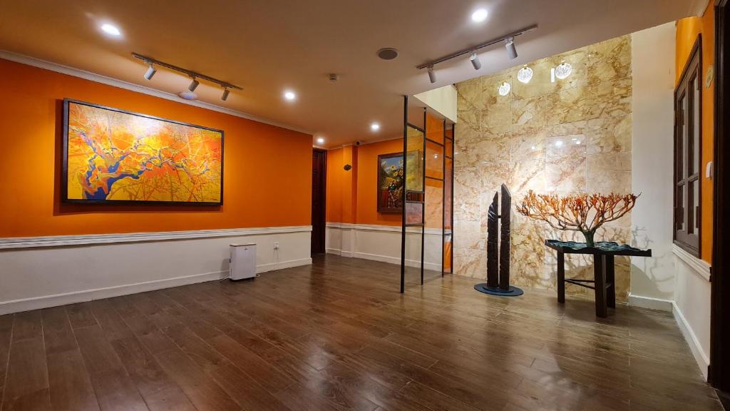 Cat Cat Galerie d’Art - 17