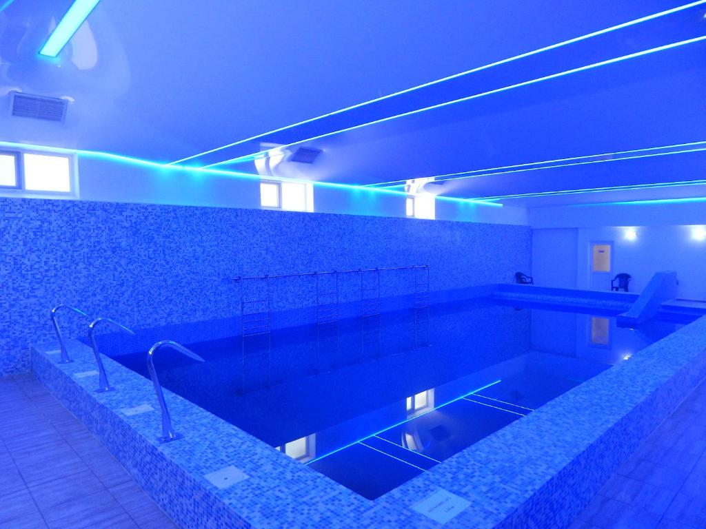 Bazén v ubytování Hotel Traian Caciulata nebo v jeho okolí