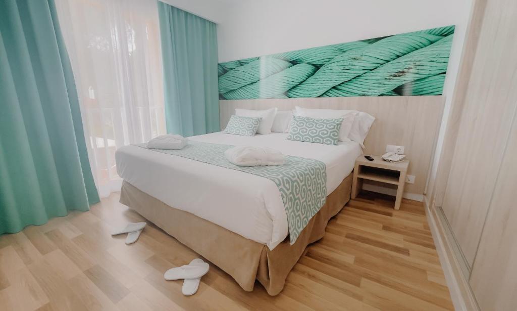 Comitas Floramar, Cala Galdana – Updated 2023 Prices