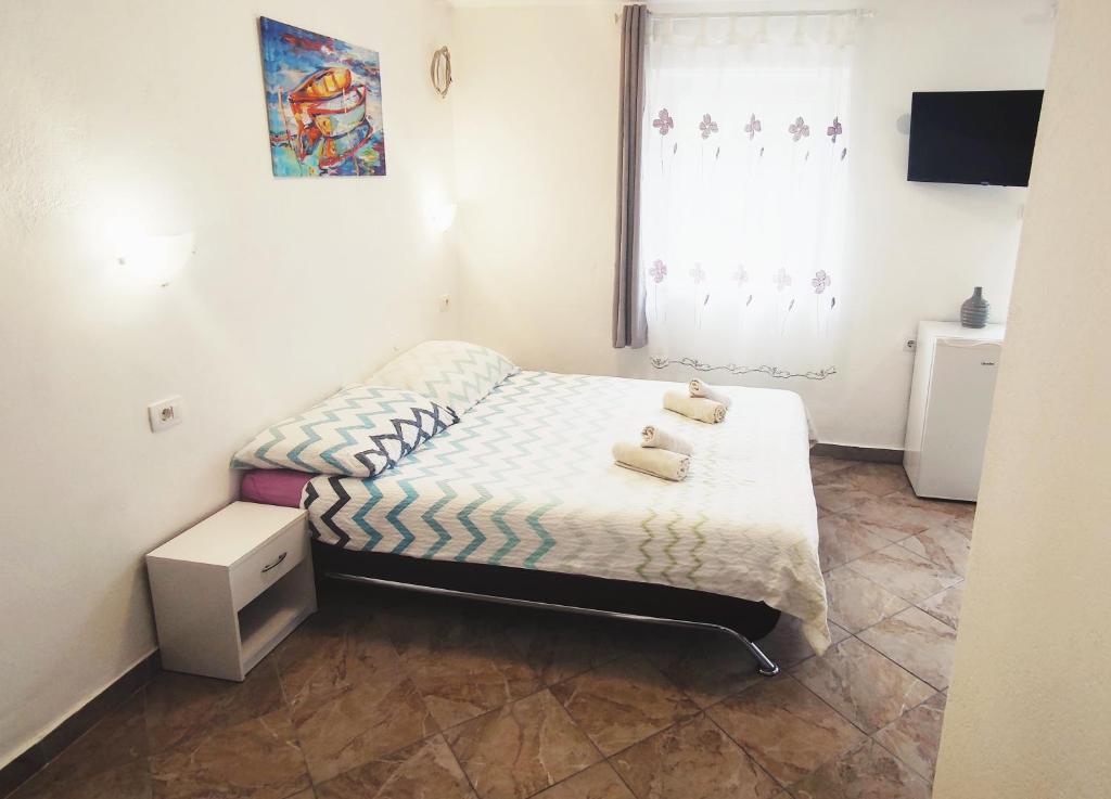Apartments close to sandy beach - 与露台的工作室