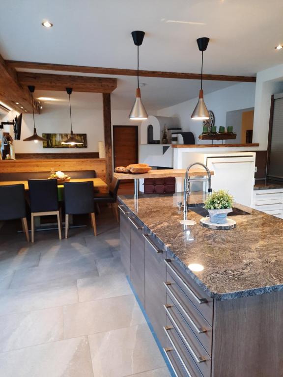Kuchyň nebo kuchyňský kout v ubytování Inn-Apartments