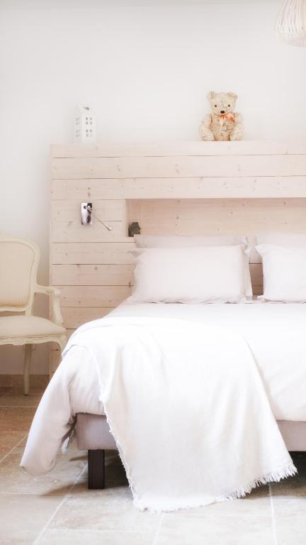 L'Ostal Saint Hilaire d'Ozilhan - Bed & Breakfast - Deluxe Family Suite