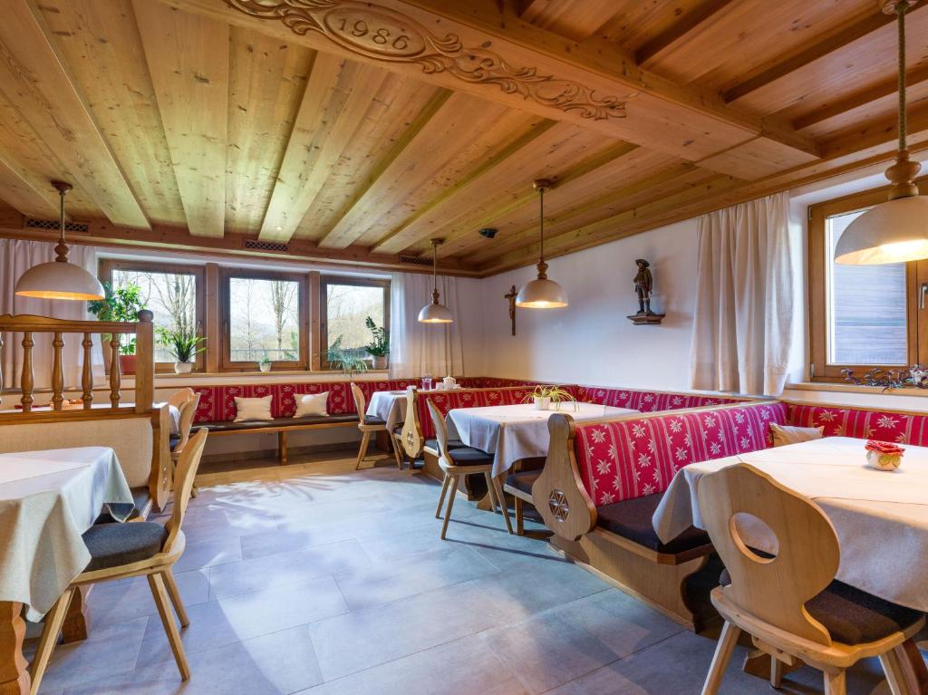 Posezení v ubytování Gästehaus Hofer