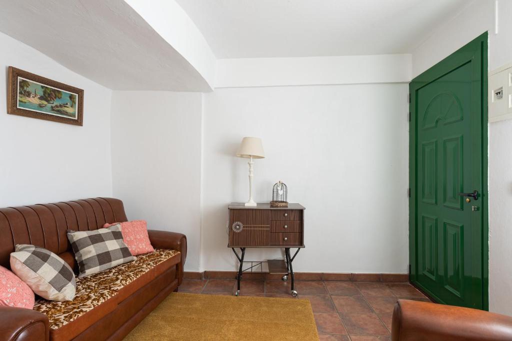 Posedenie v ubytovaní Sunset Views Terrace 2BR Cave House - Parking