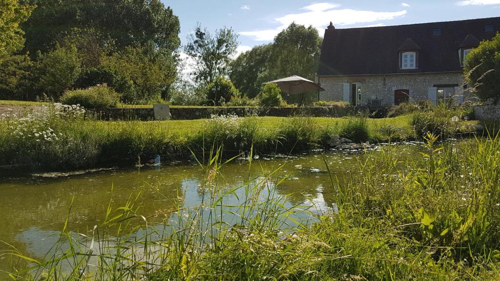 Gallery image of Moulin de Giboudet Chambres d&#39;hôtes in Bazainville