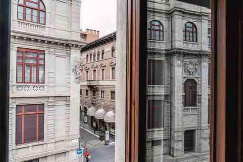 aus einem Fenster mit Stadtblick in der Unterkunft Appartamento al Bò in Padua